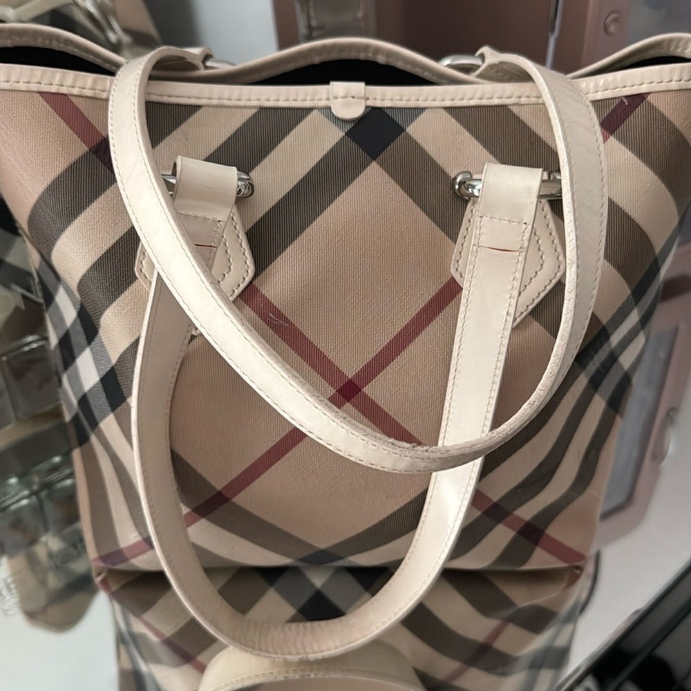 ♥️SOLD♥️BURBERRY Nova Check Tote 100% AUTHENTIC - Picture 5 of 12